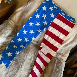 BNWT American flag pattered Lularoe leggings T&C